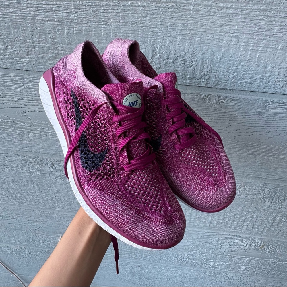 Nike Flyknit Free running shoes